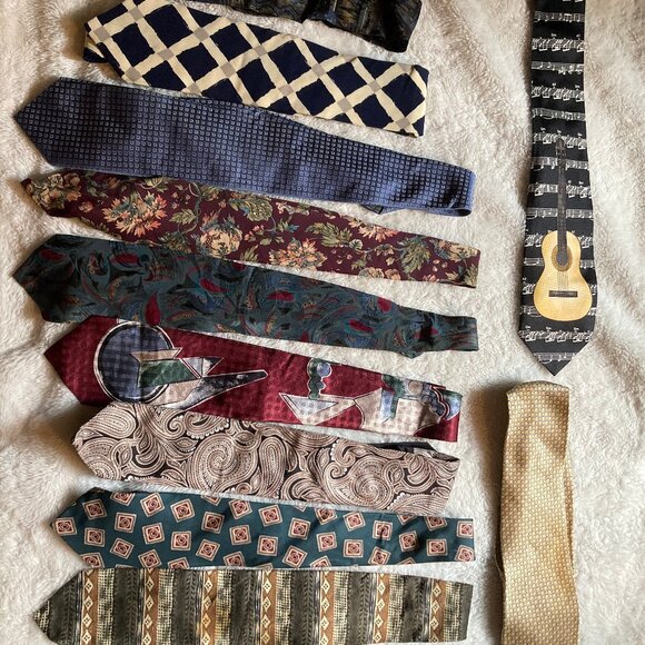 Lot of (12) Men's Neck Ties - Picture 5 of 5